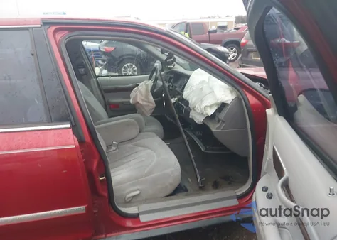 1999 Mercury Grand Marquis Gs z USA, uszkodzony, nr VIN 2MEFM74W5XX683782